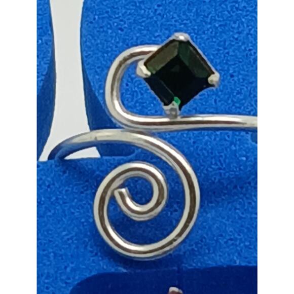 Sterling Silver Sexy Emerald Green Crystal Rhinestone Toe Ring - Adjustable Size - Picture 9 of 9